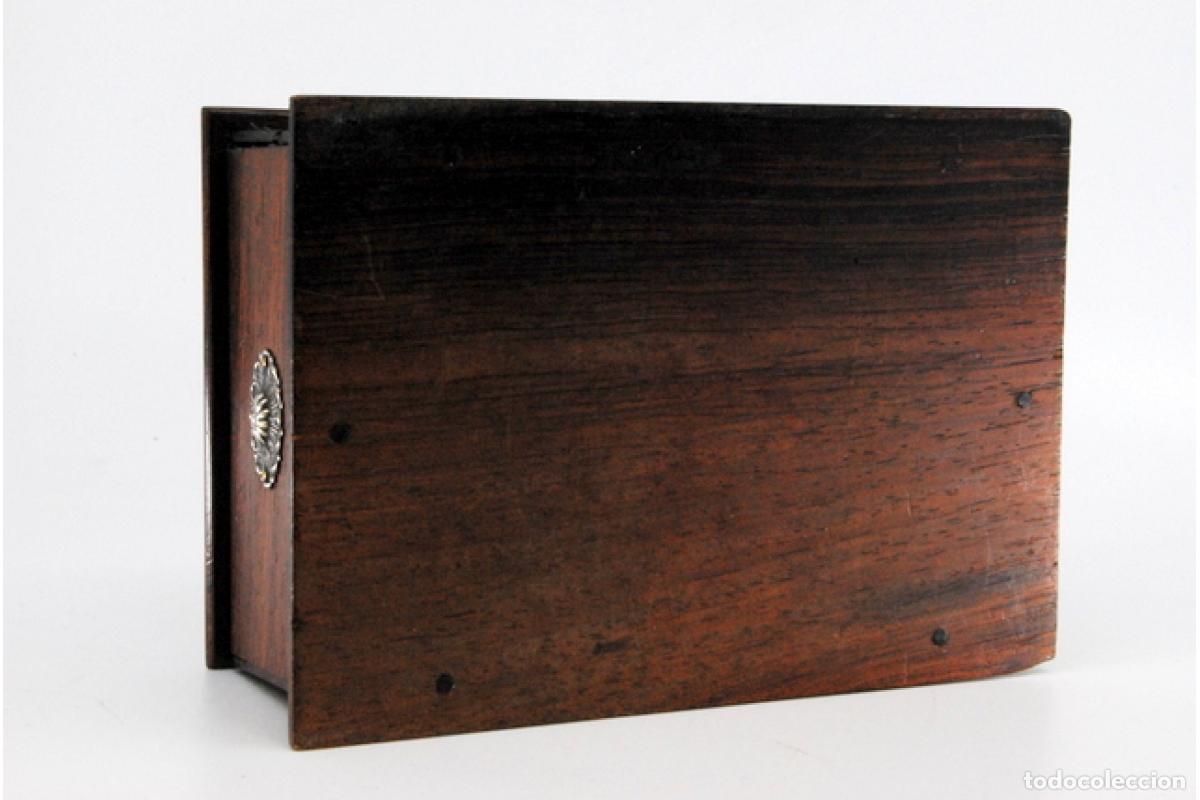 Antig&uuml;edades: Caja de cigarrillos, hecha de madera y plata. - Foto 10