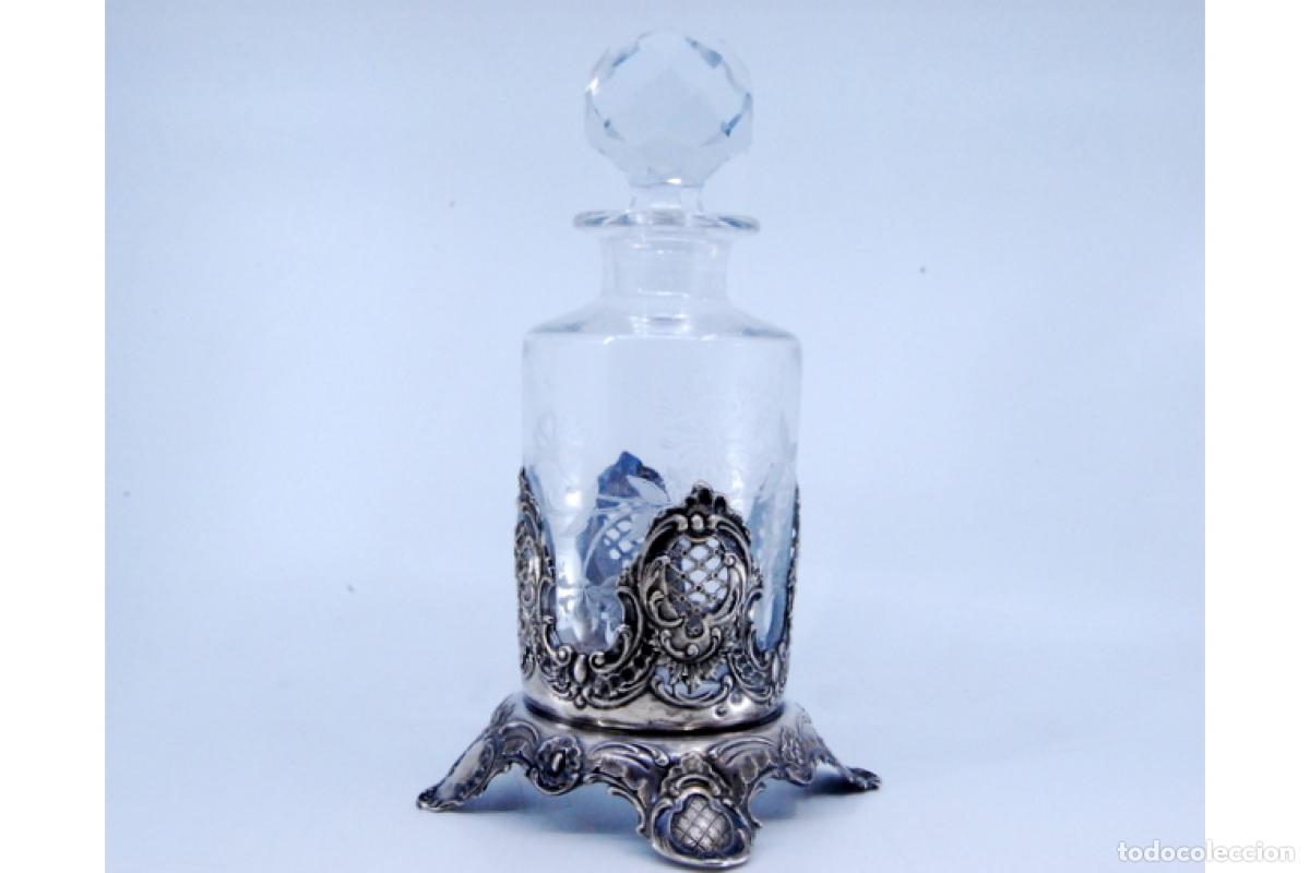 Antig&uuml;edades: Botella de licor de vidrio y plata. - Foto 4