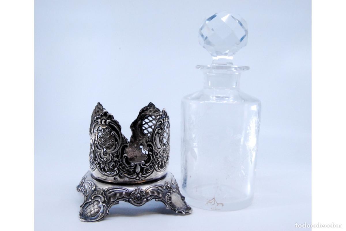 Antig&uuml;edades: Botella de licor de vidrio y plata. - Foto 5