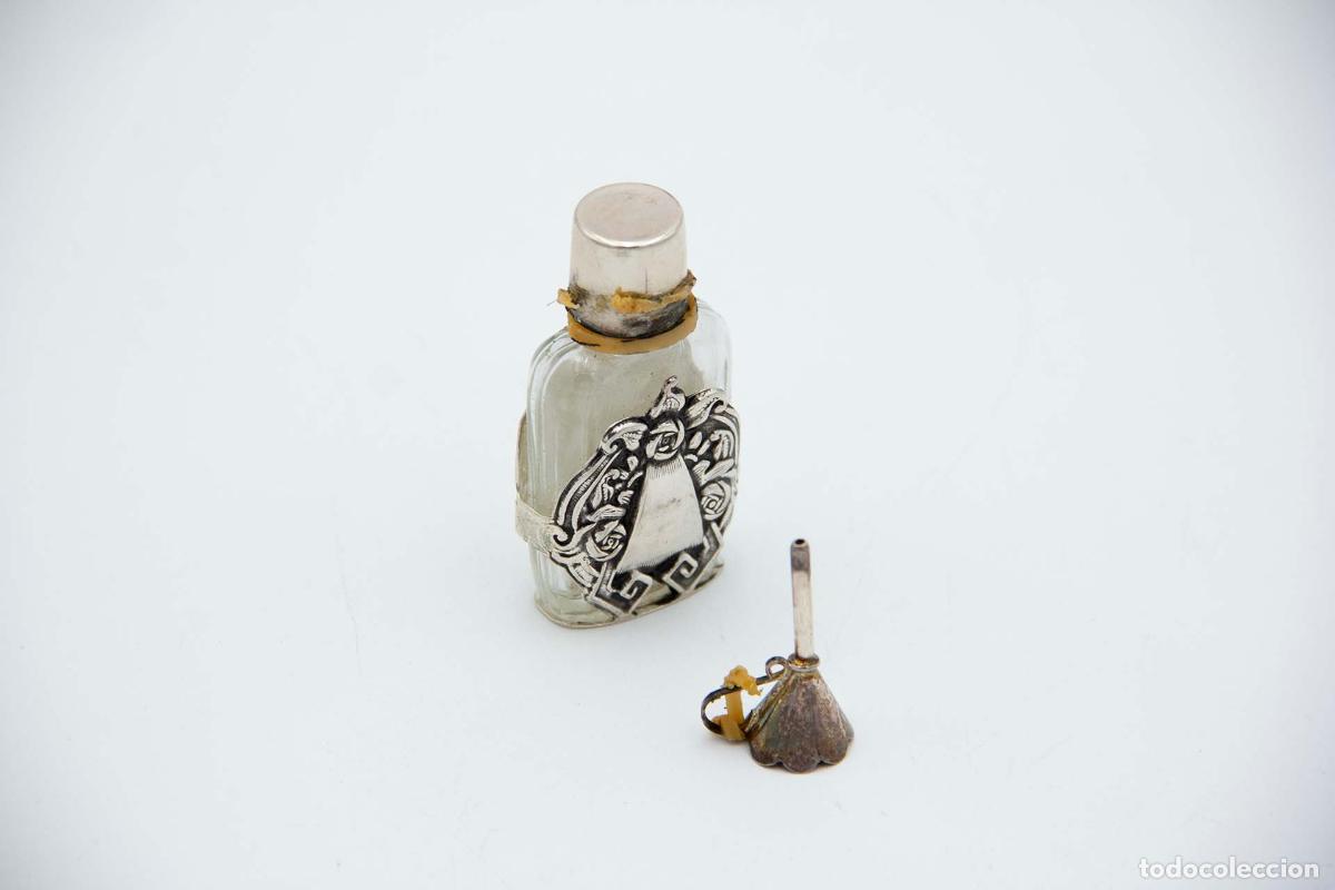 Antig&uuml;edades: Frasco de perfume, hecho de vidrio y plata. - Foto 1