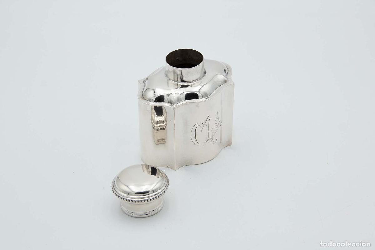 Antig&uuml;edades: Botella de t&eacute; de plata - Foto 2