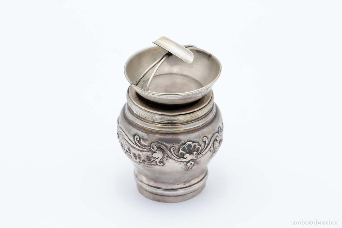 Antiques: Cenicero de plata
