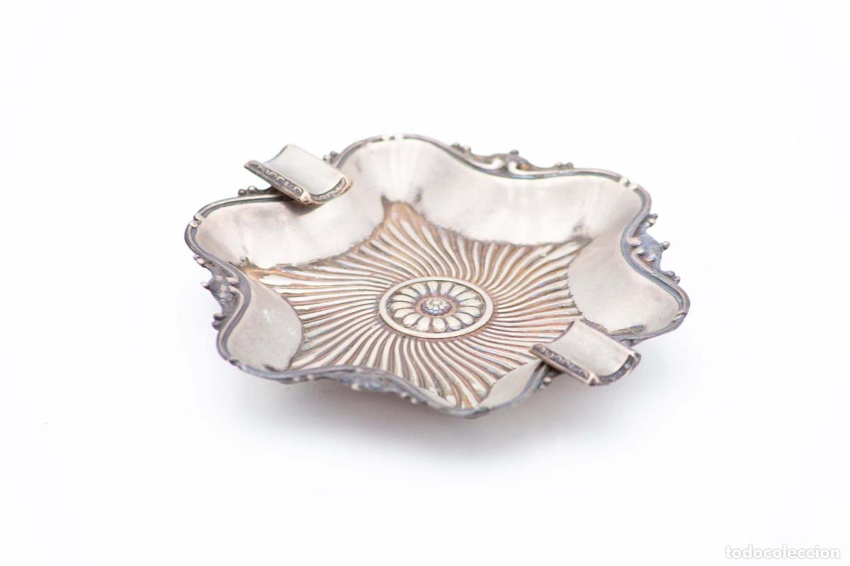 Antiquit&auml;ten: Cenicero de plata