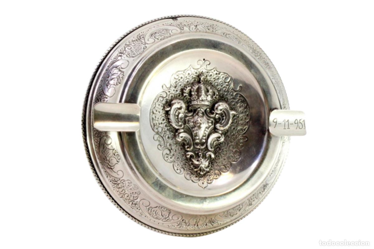 Antiquit&auml;ten: Cenicero de plata