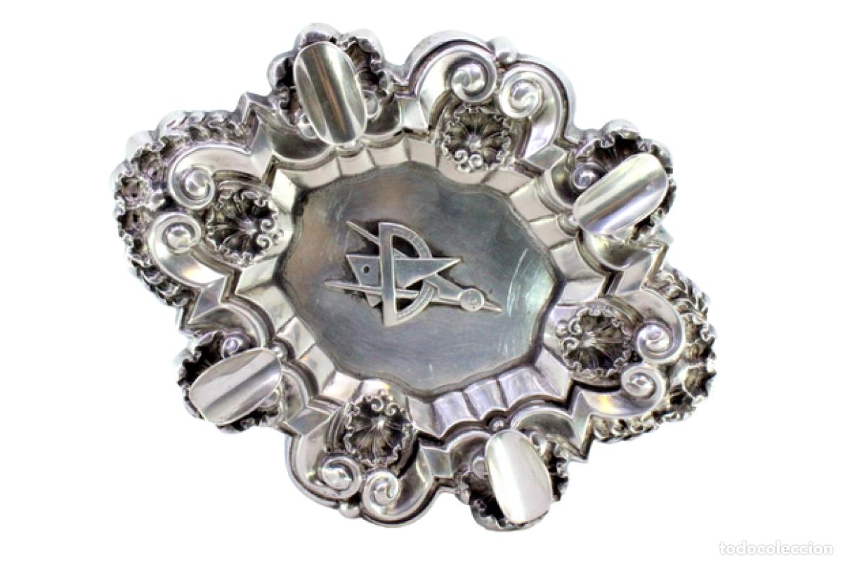 Antiquit&auml;ten: Cenicero de plata