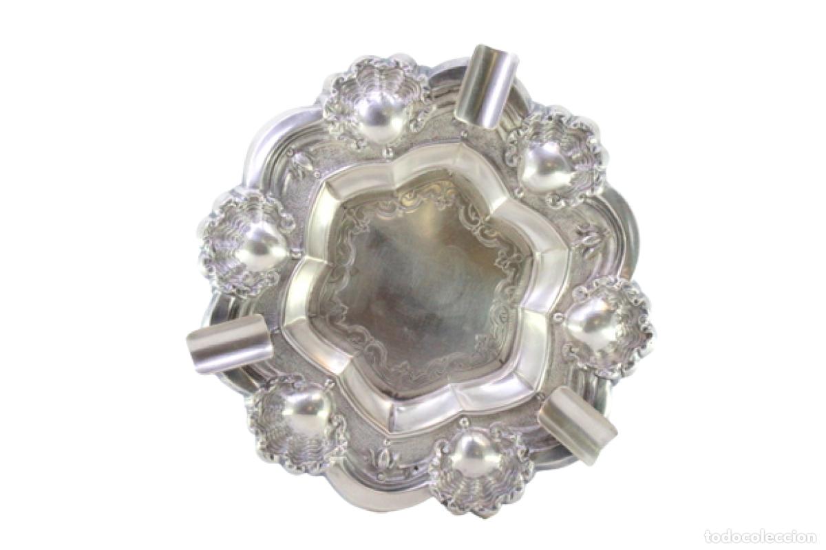 Antiquit&eacute;s: Cenicero de plata