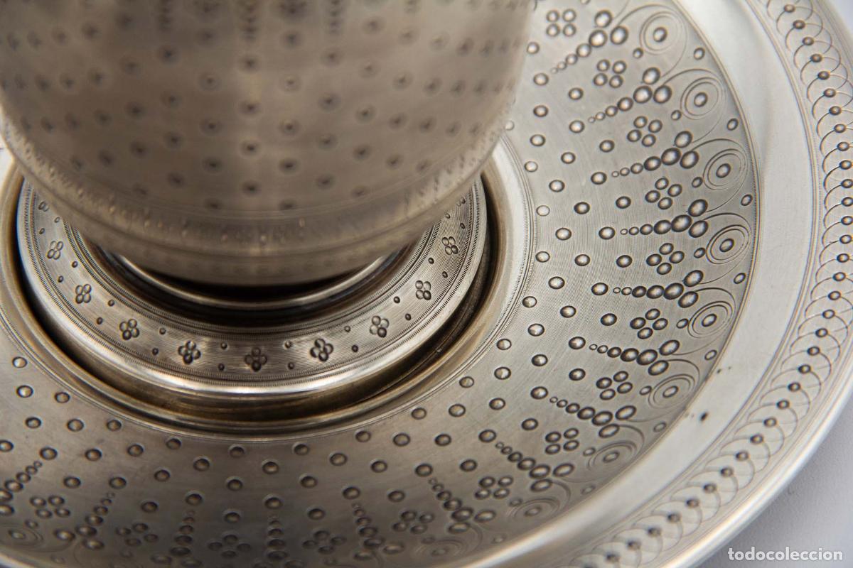 Antig&uuml;edades: Taza y plato, en plata - Foto 3