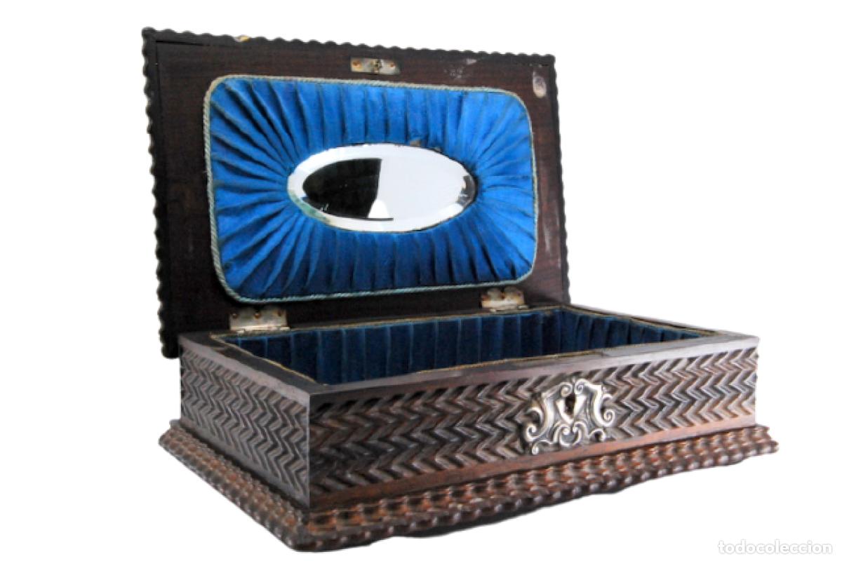 Antig&uuml;edades: Joyero, hecho de madera y plata. - Foto 1