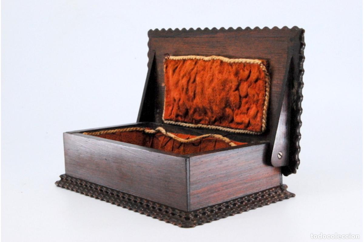 Antig&uuml;edades: Joyero, hecho de madera y plata. - Foto 3