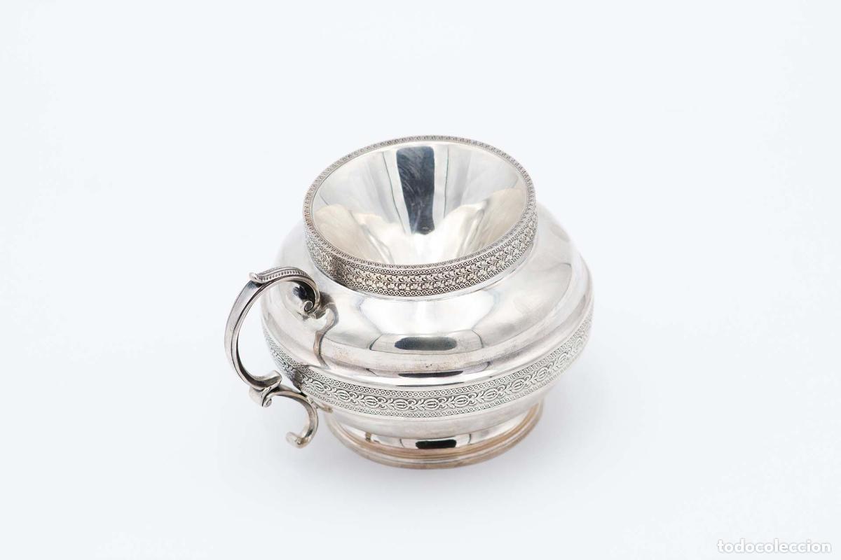 Antig&uuml;edades: escupidera de plata - Foto 1