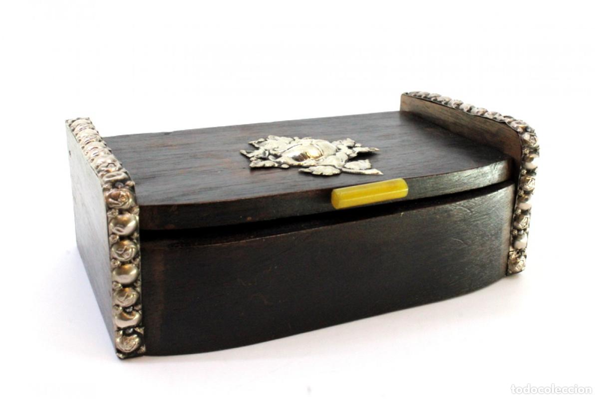 Antig&uuml;edades: Joyero, hecho de madera y plata. - Foto 2