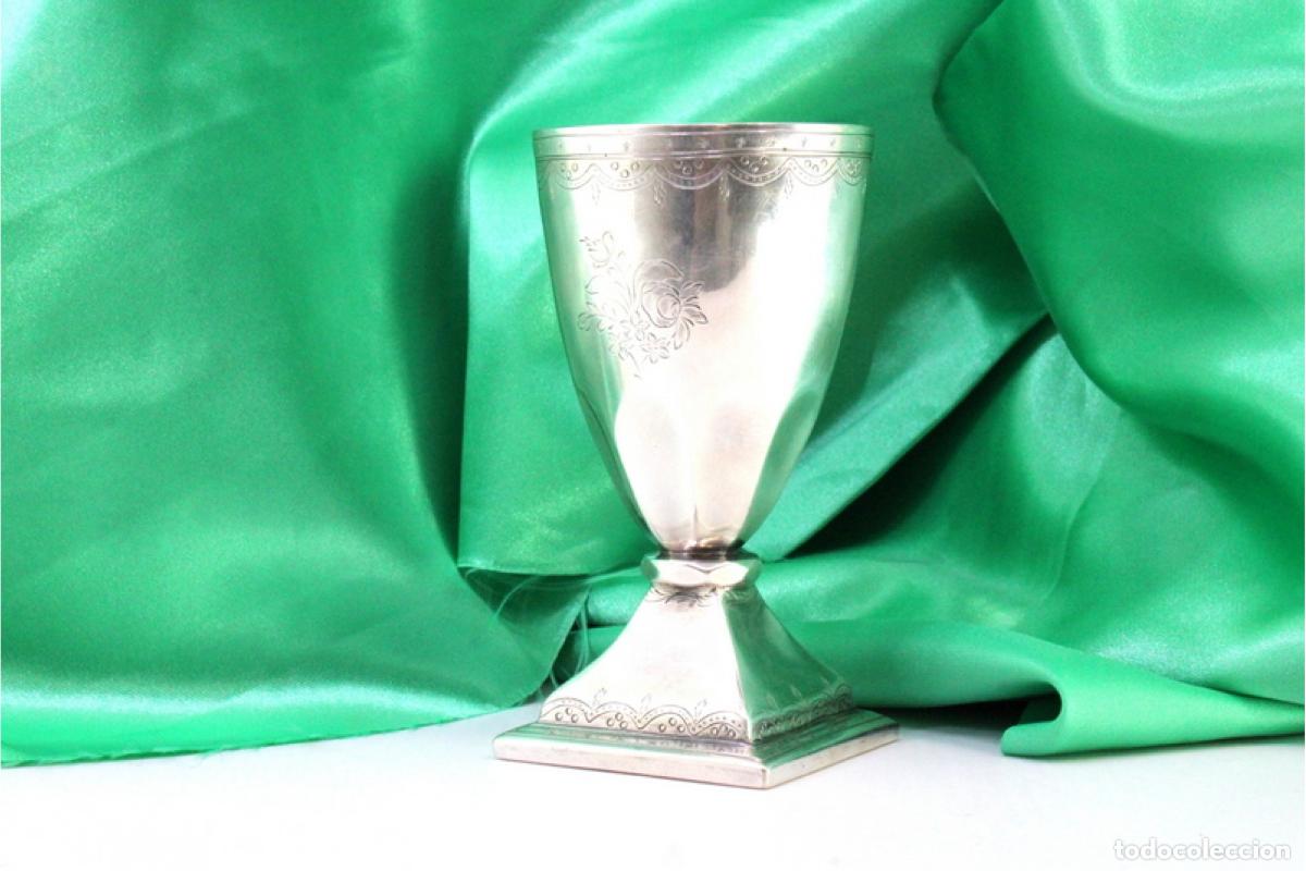Antig&uuml;edades: copa de plata - Foto 1
