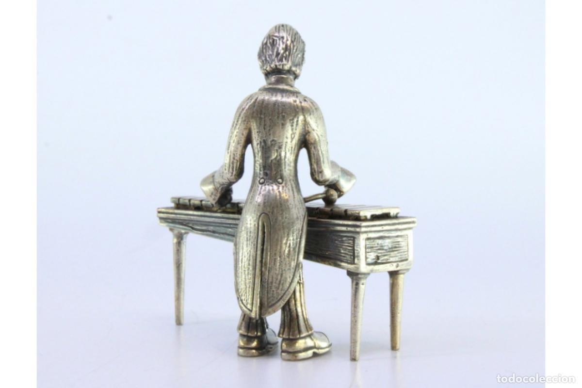 Antig&uuml;edades: M&uacute;sico de plata tocando el xil&oacute;fono - Foto 2