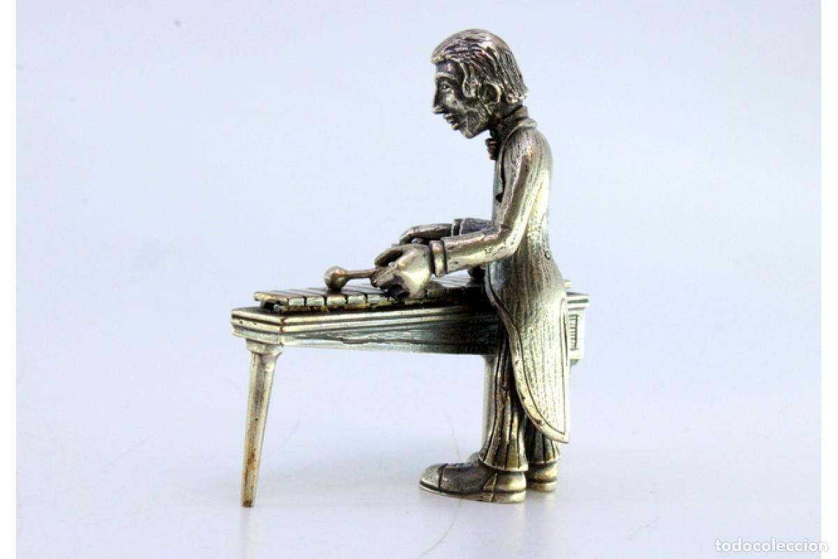 Antig&uuml;edades: M&uacute;sico de plata tocando el xil&oacute;fono - Foto 4