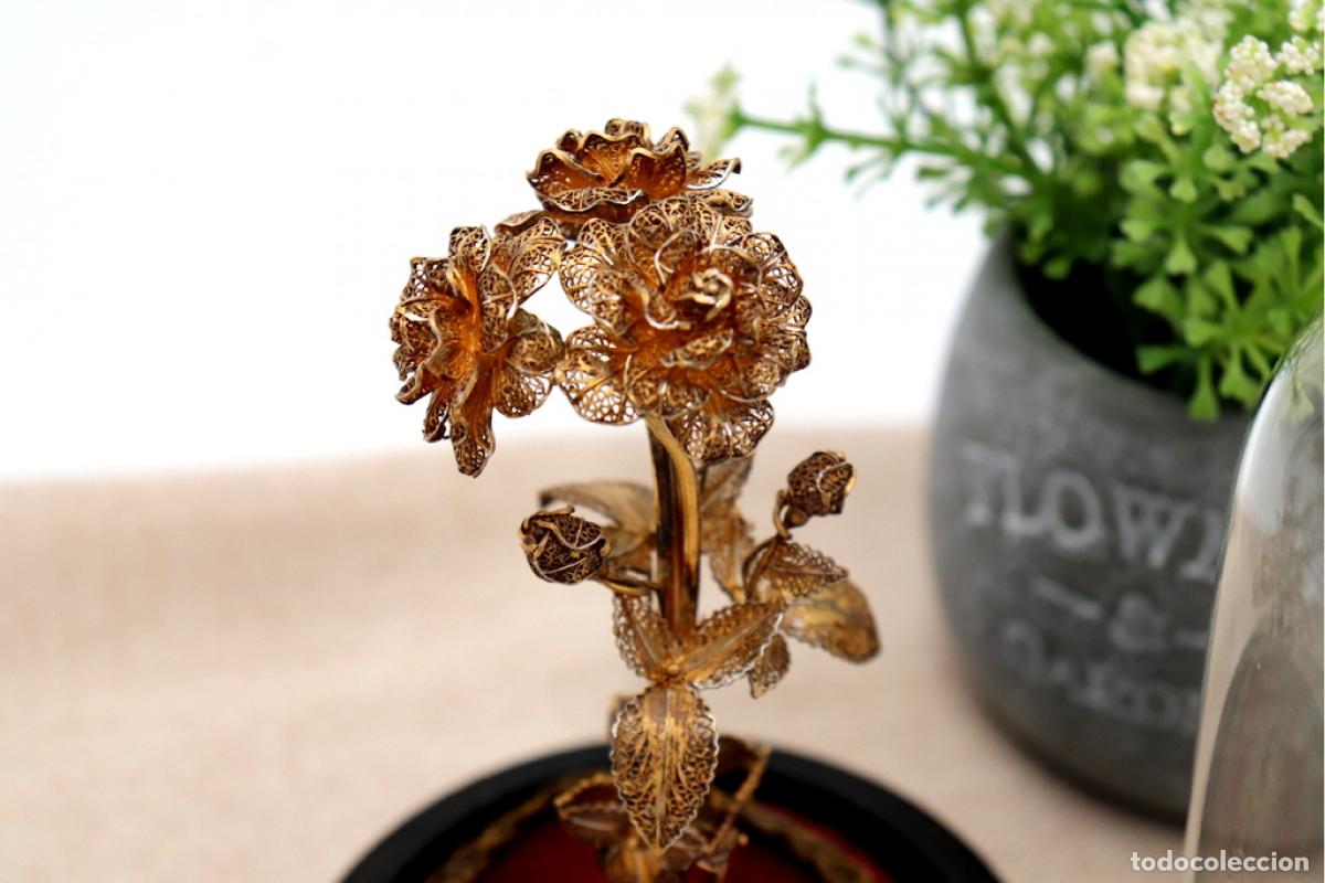 Antig&uuml;edades: Flor en filigrana de plata dorada - Foto 4