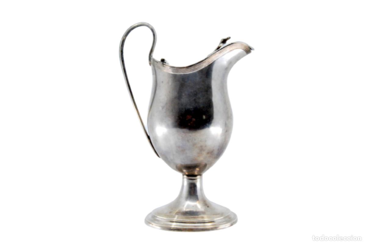 Antig&uuml;edades: jarra de leche de plata - Foto 1