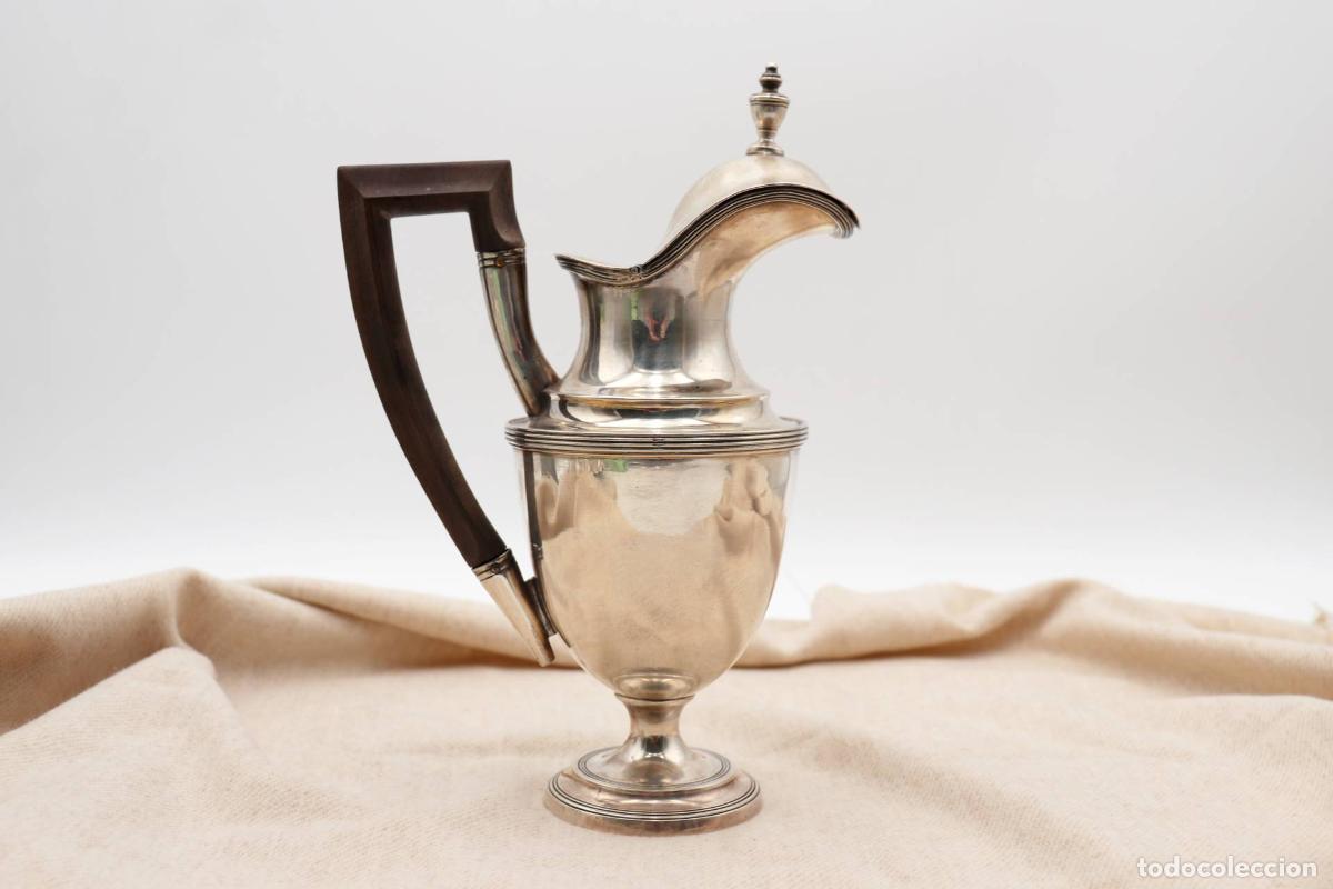Antig&uuml;edades: jarra de leche de plata - Foto 1