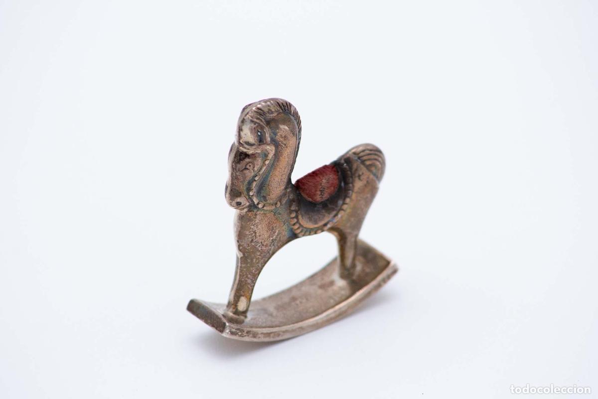 Antig&uuml;edades: Caballo de juguete, en plata - Foto 1