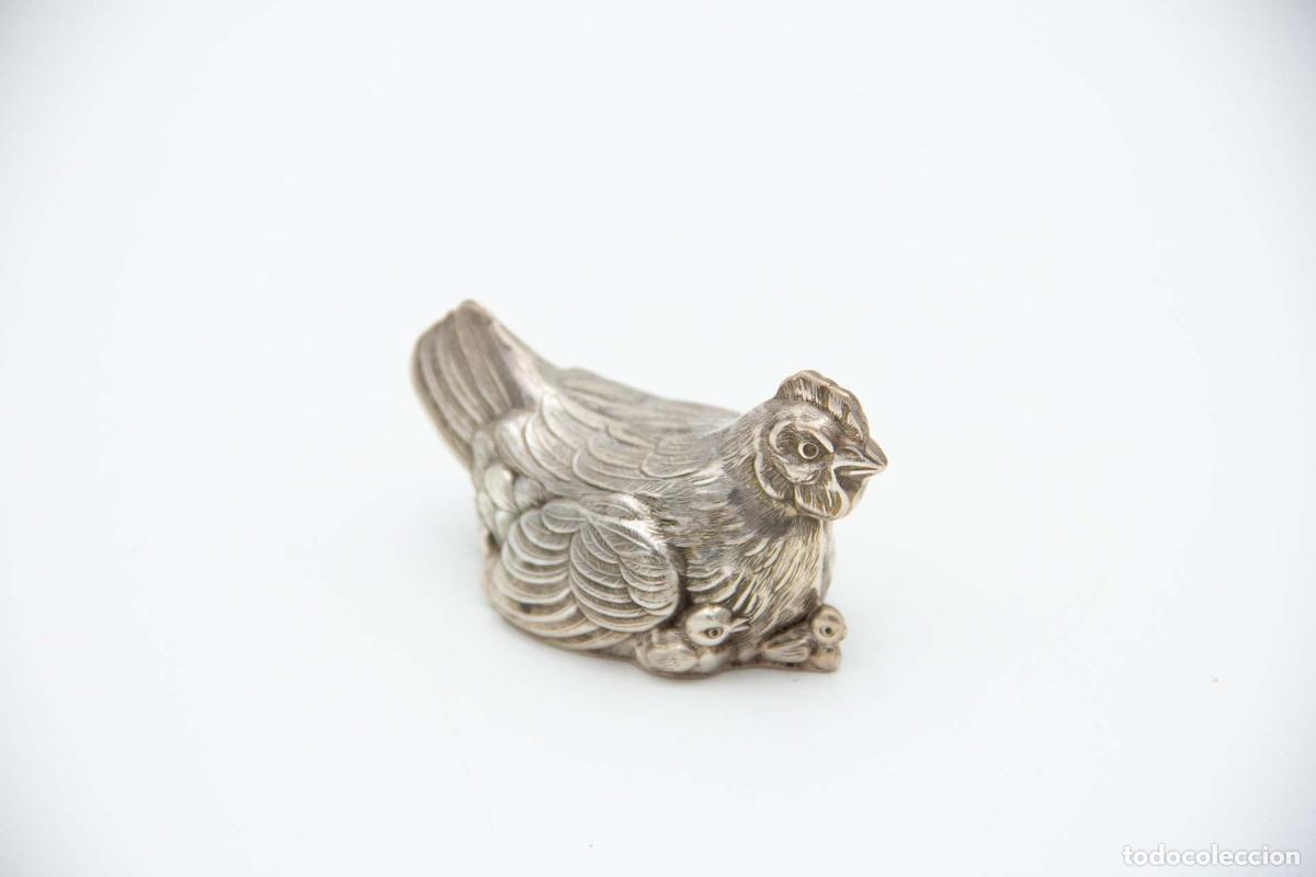 Antig&uuml;edades: gallina de plata - Foto 1