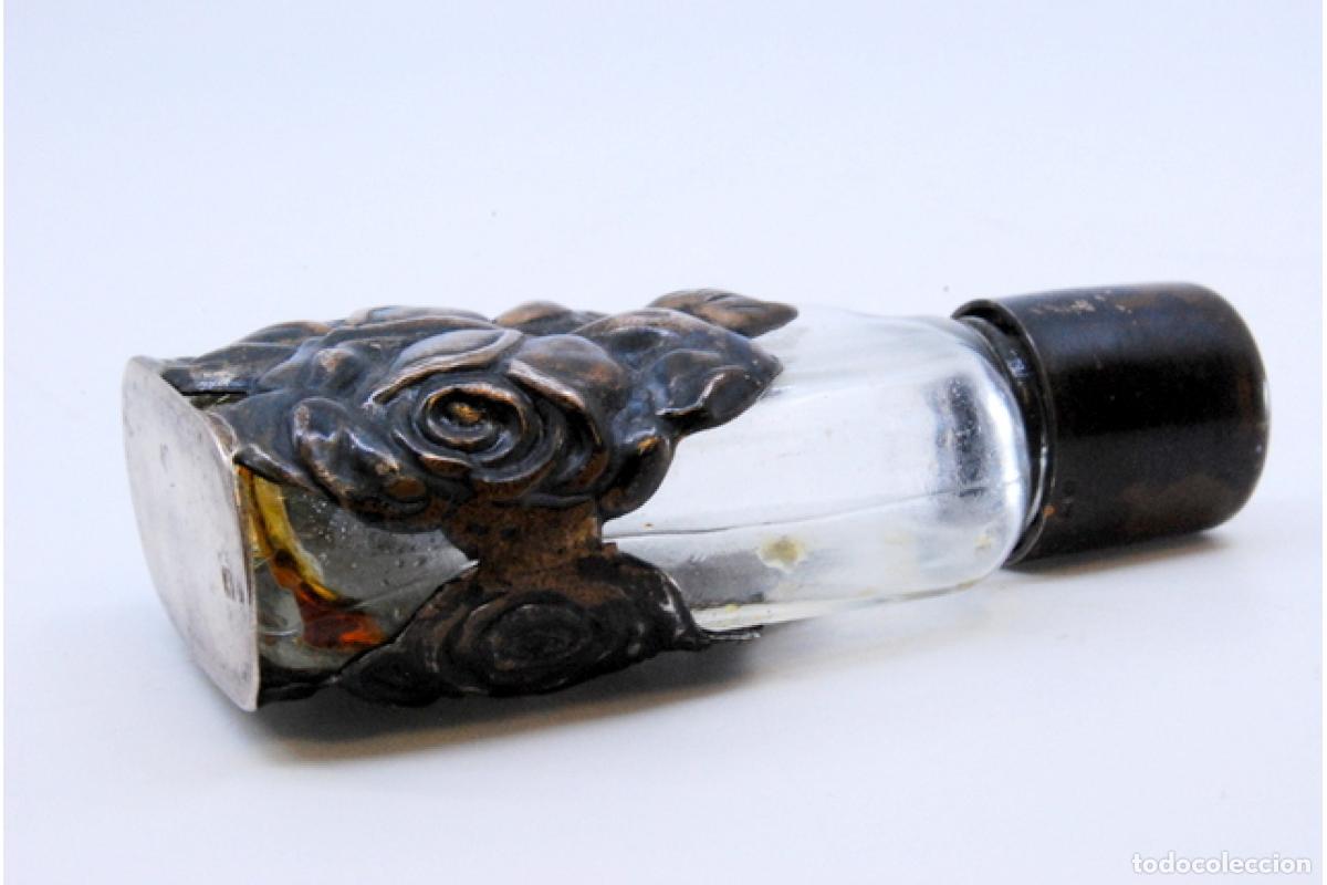 Antig&uuml;edades: Frasco de perfume, hecho de vidrio y plata. - Foto 2