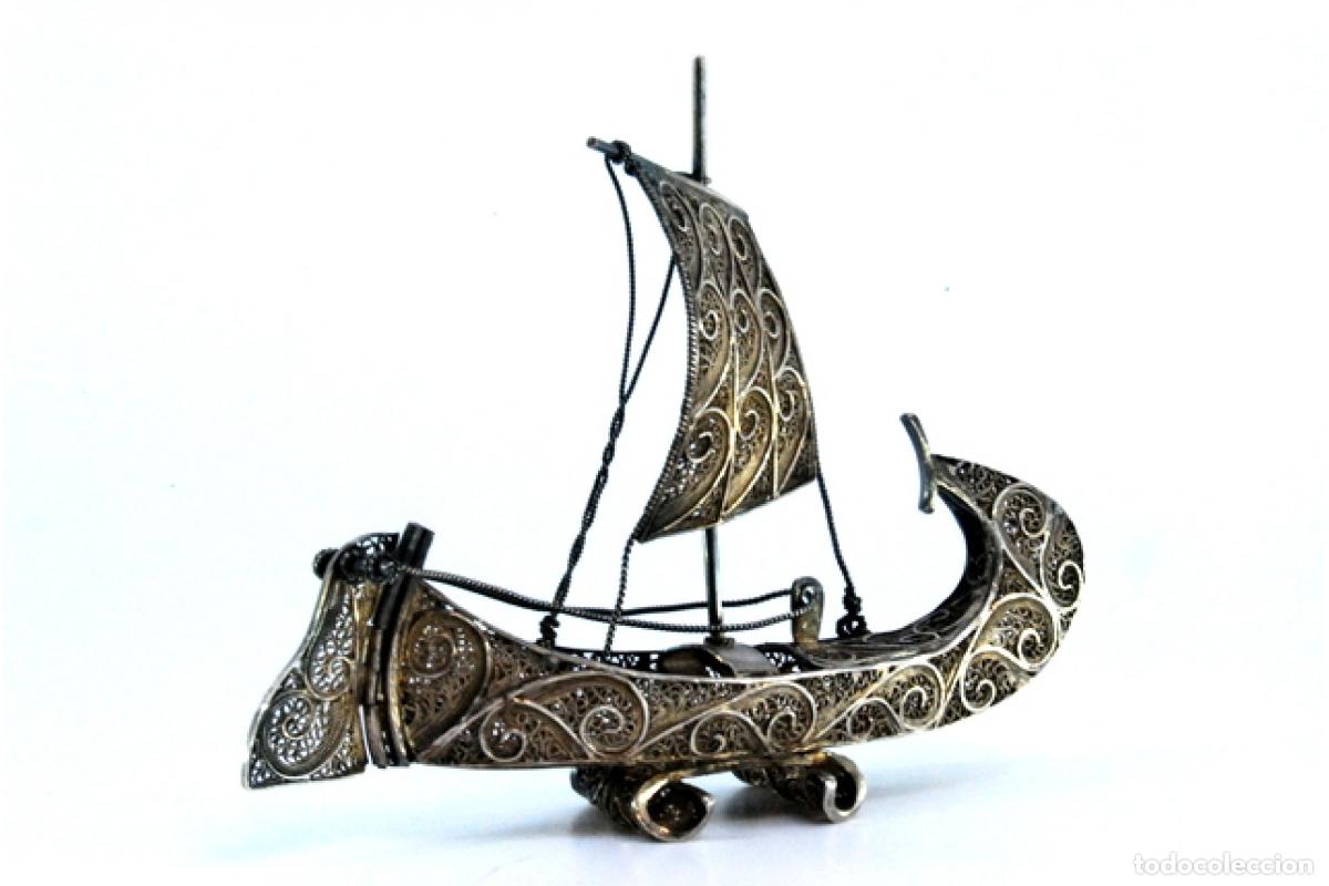 Antig&uuml;edades: Barco Moliceiro de filigrana de plata. - Foto 3