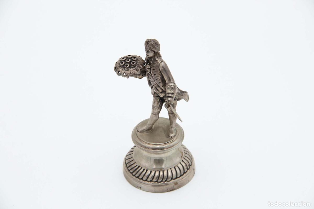 Antiquit&auml;ten: Palillero de plata - Caballero con ramo de flores