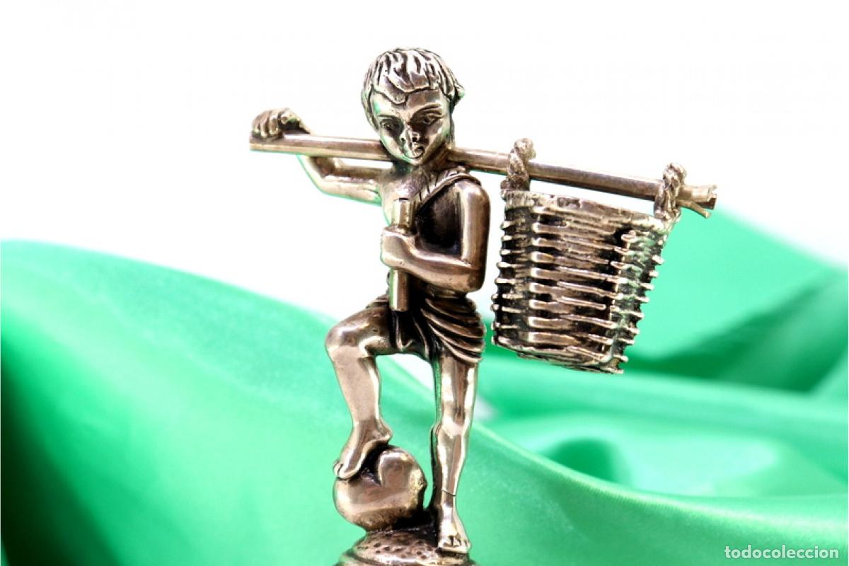 Antig&uuml;edades: Palillero de plata - Ni&ntilde;o con cesta - Foto 2