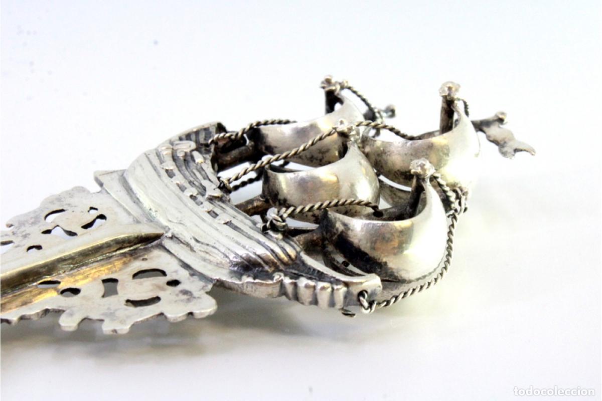 Antig&uuml;edades: Tenedor decorativo de plata - Foto 6