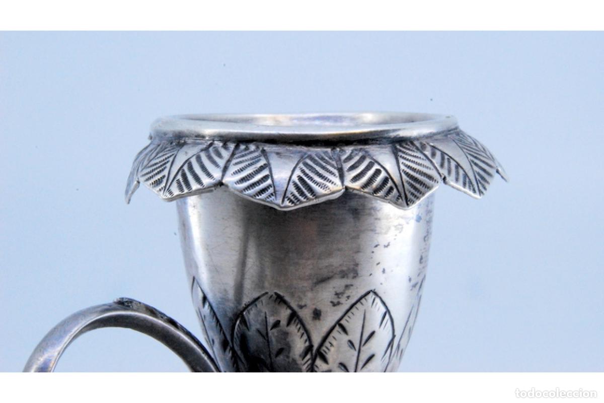 Antig&uuml;edades: Candelabro de mano, en plata - Foto 2