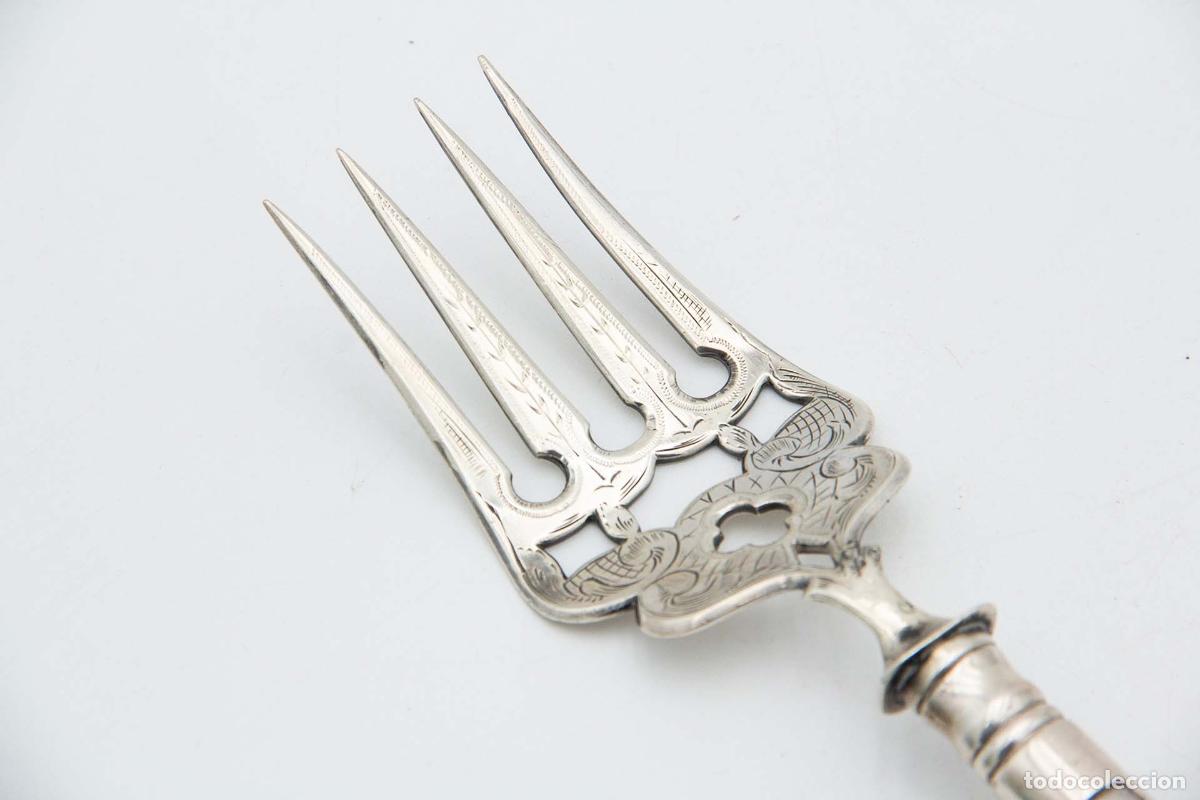 Antig&uuml;edades: Tenedor de plata para servir pescado - Foto 2