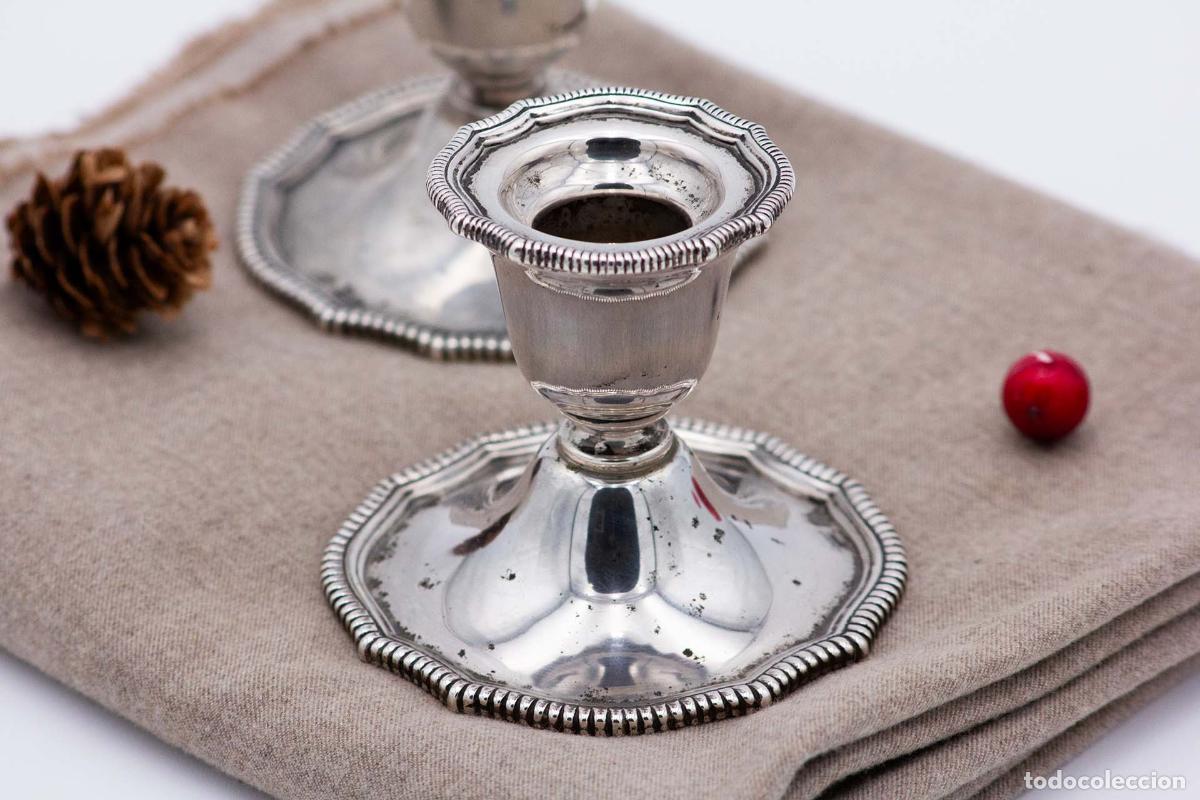 Antig&uuml;edades: Par de candelabros de plata - Foto 3