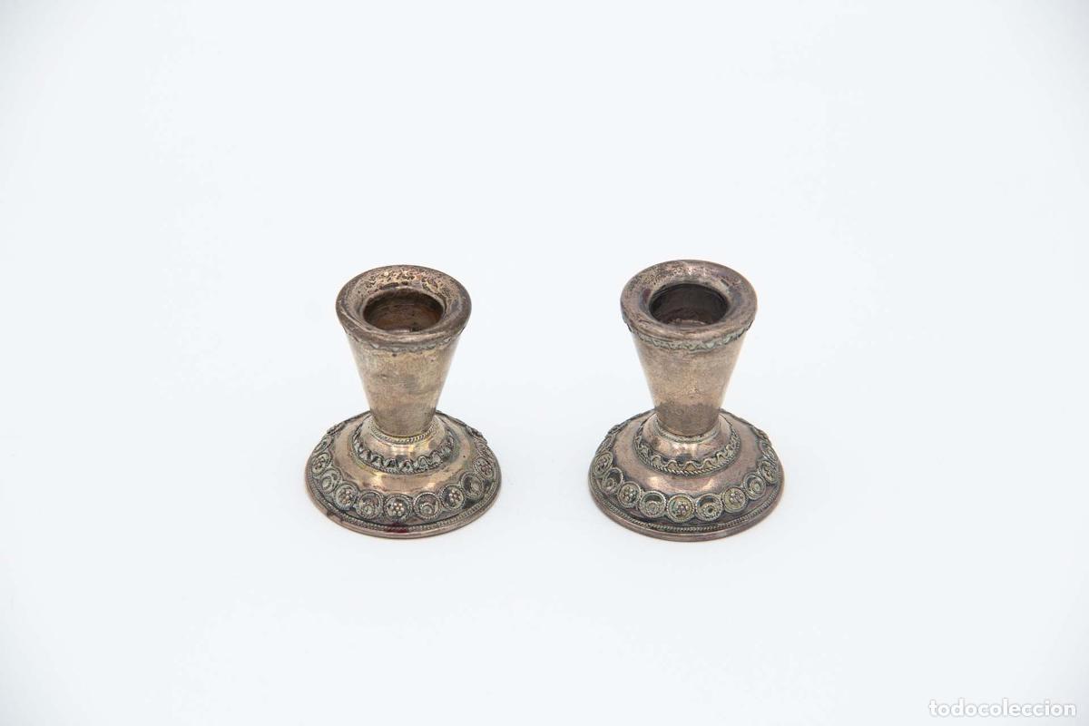 Antiques: Par de candelabros de plata