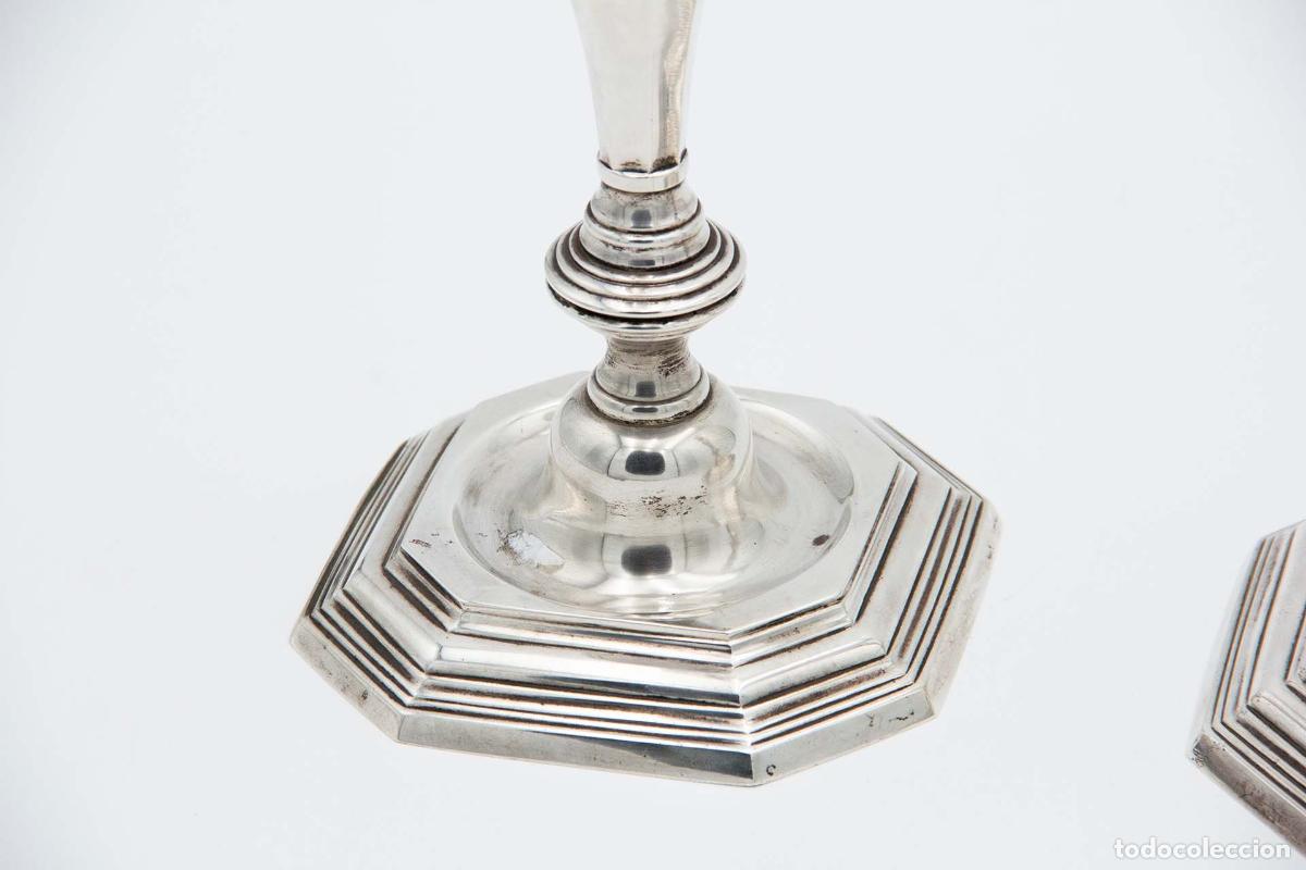 Antig&uuml;edades: Par de candelabros de plata - Foto 4