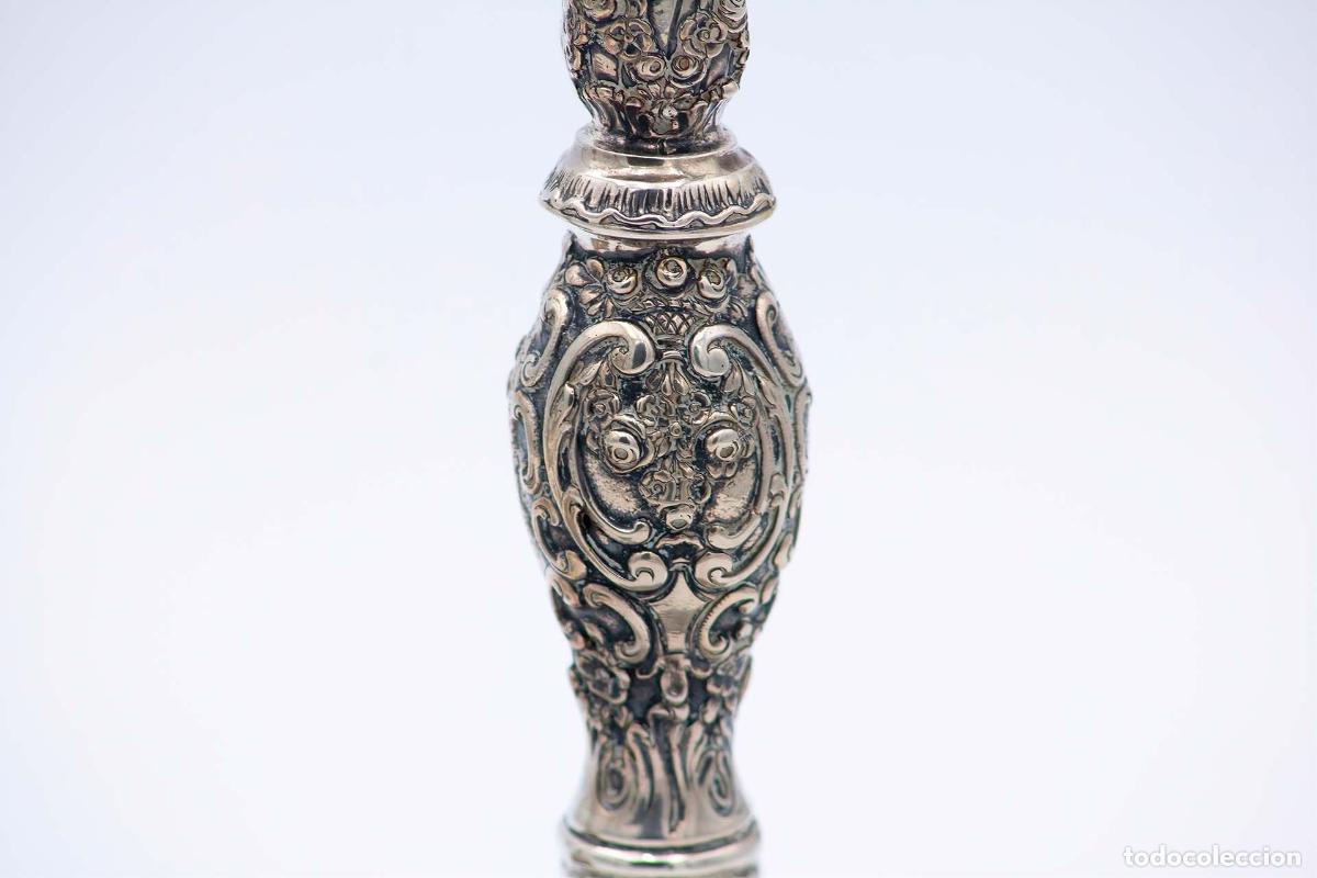 Antig&uuml;edades: Par de candelabros de plata - Foto 4