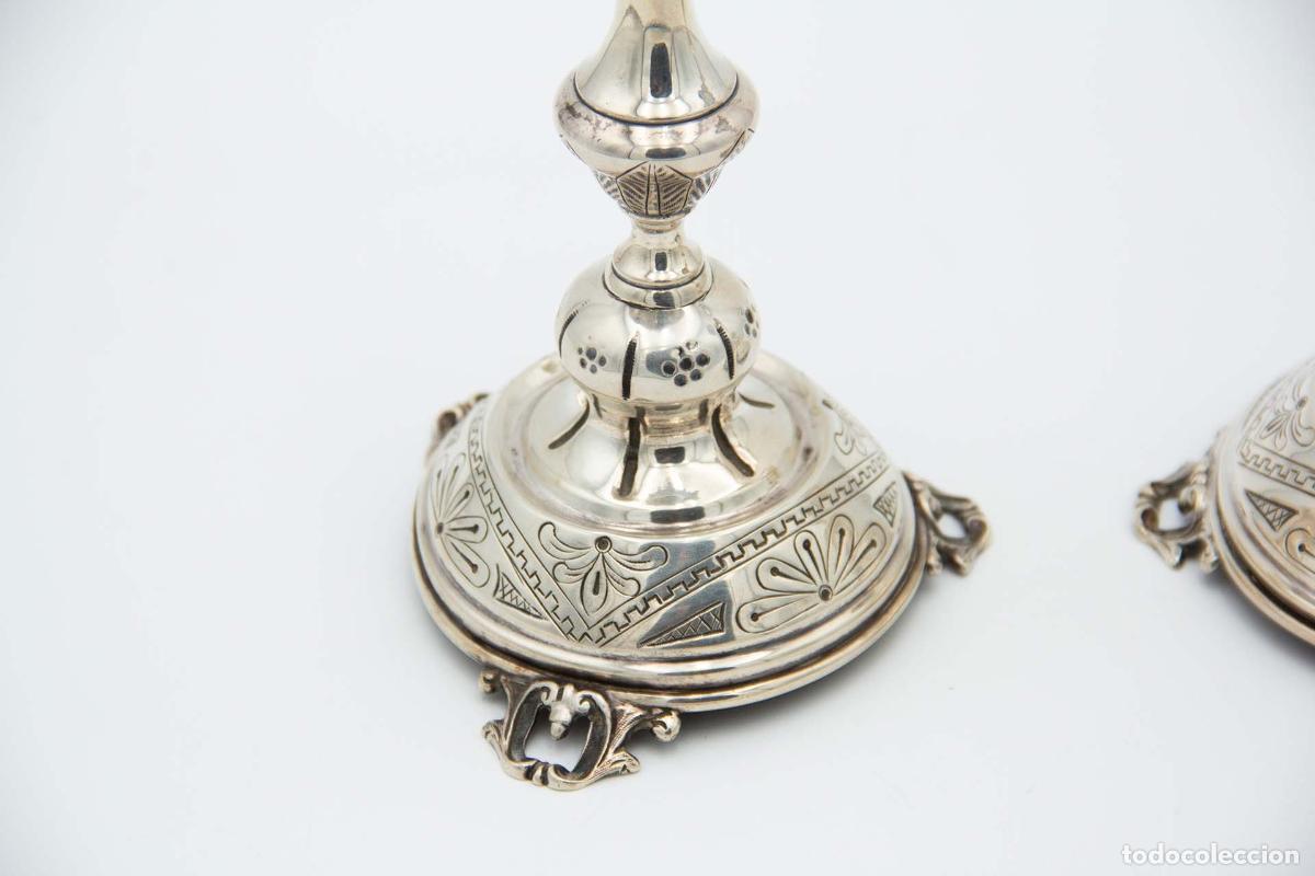 Antig&uuml;edades: Par de candelabros de plata - Foto 3