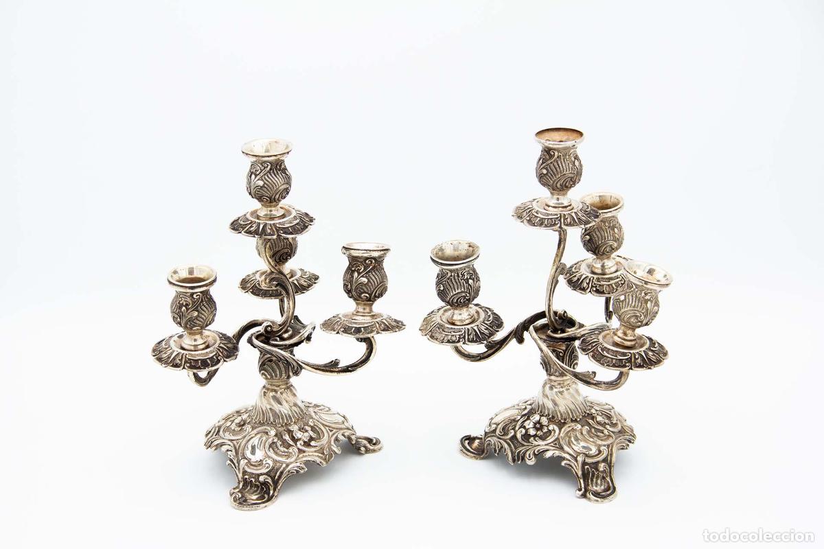 Antiquit&eacute;s: Par de candelabros de plata