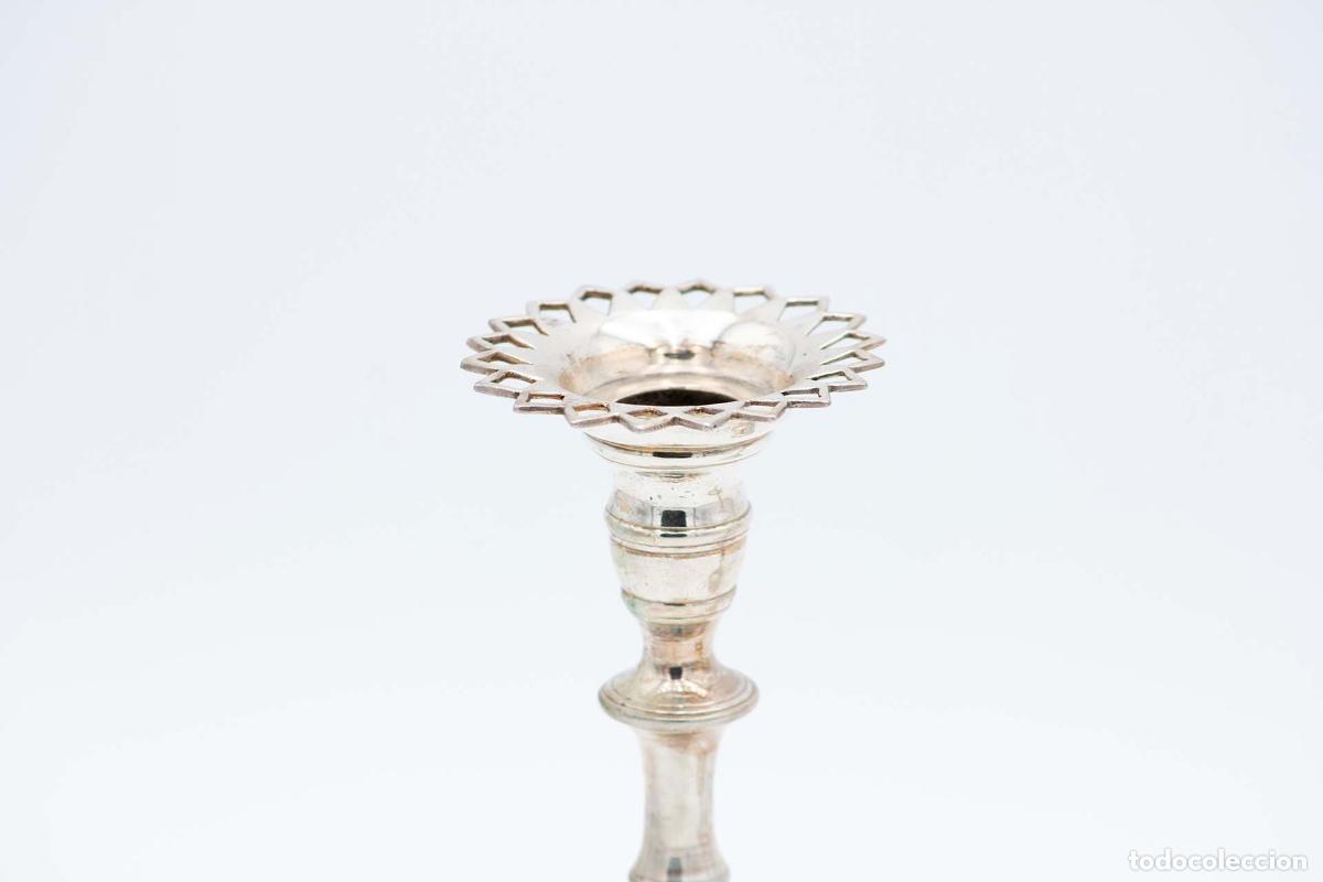 Antig&uuml;edades: Par de candelabros de plata - Foto 3