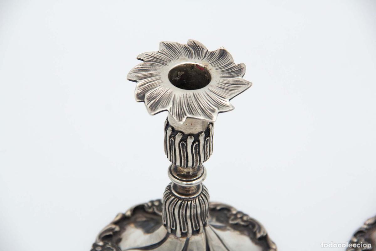 Antig&uuml;edades: Par de candelabros de plata - Foto 3