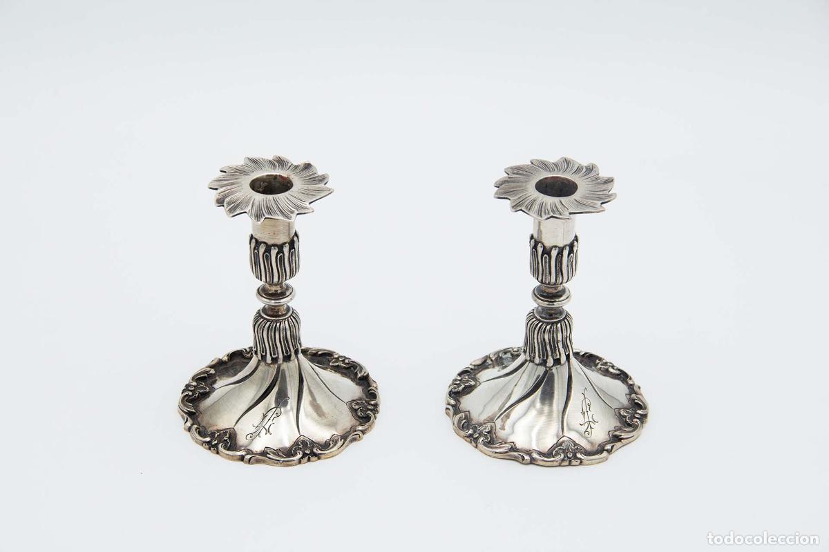 Antiquit&auml;ten: Par de candelabros de plata