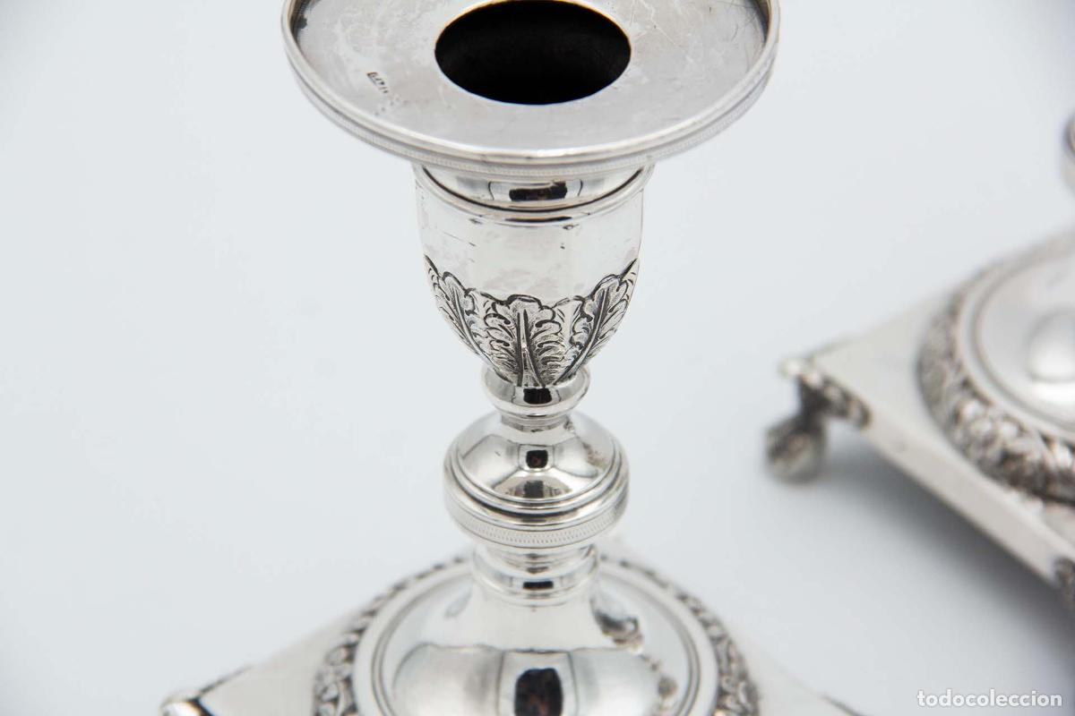 Antig&uuml;edades: Par de candelabros de plata - Foto 3