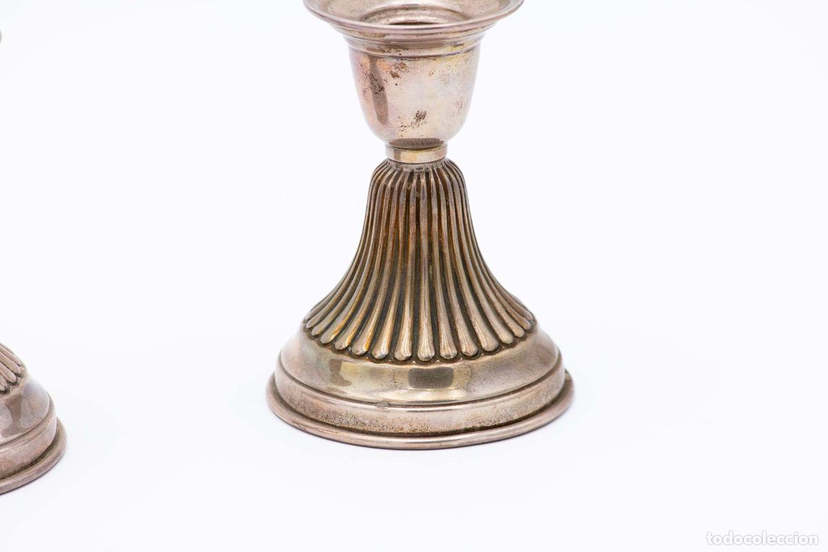 Antig&uuml;edades: Par de candelabros de plata - Foto 3