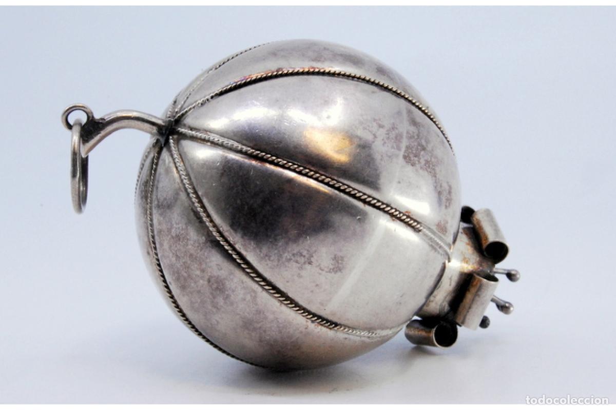 Antig&uuml;edades: Asas de tapicer&iacute;a de plata - Foto 2