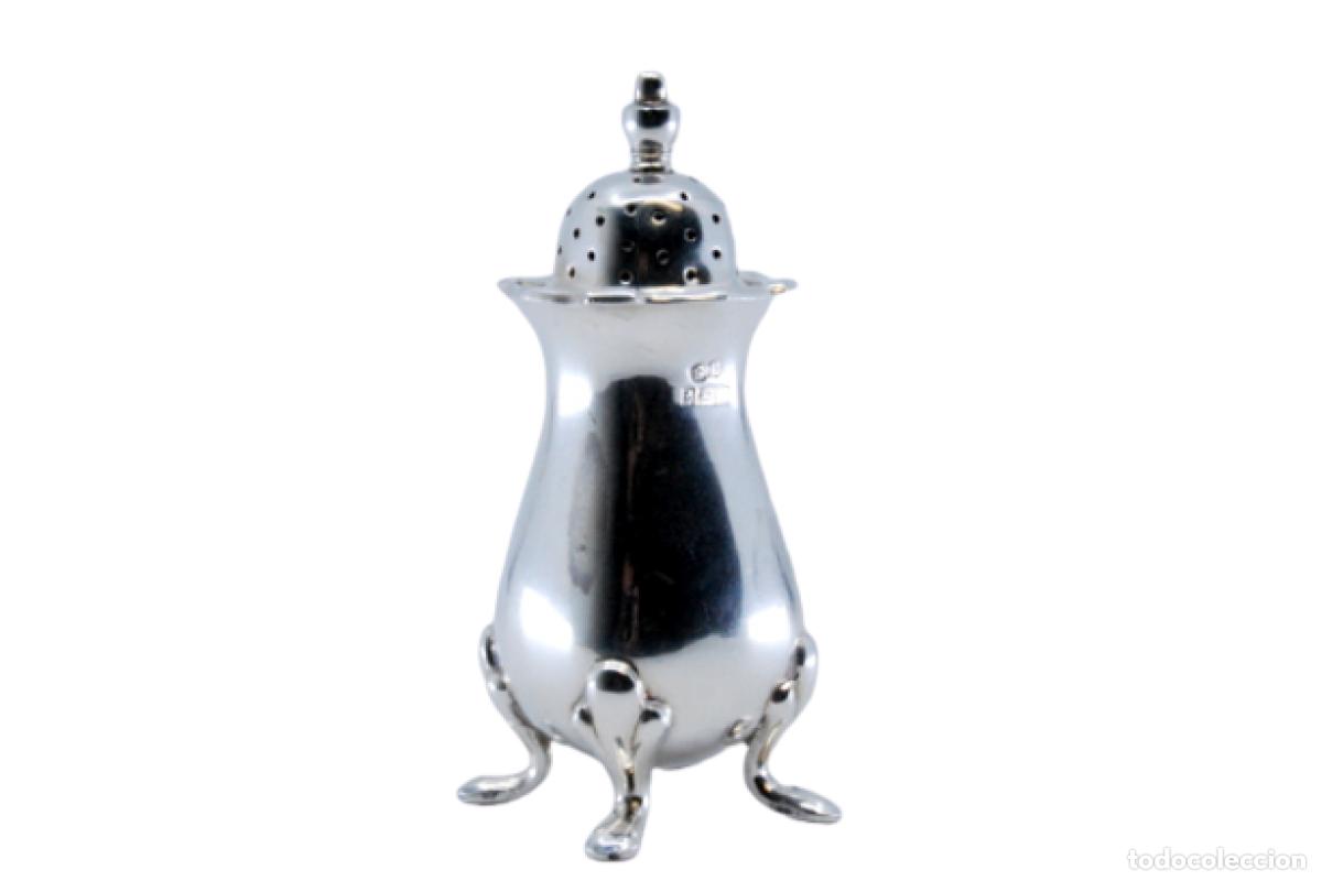 Antiques: salero de plata