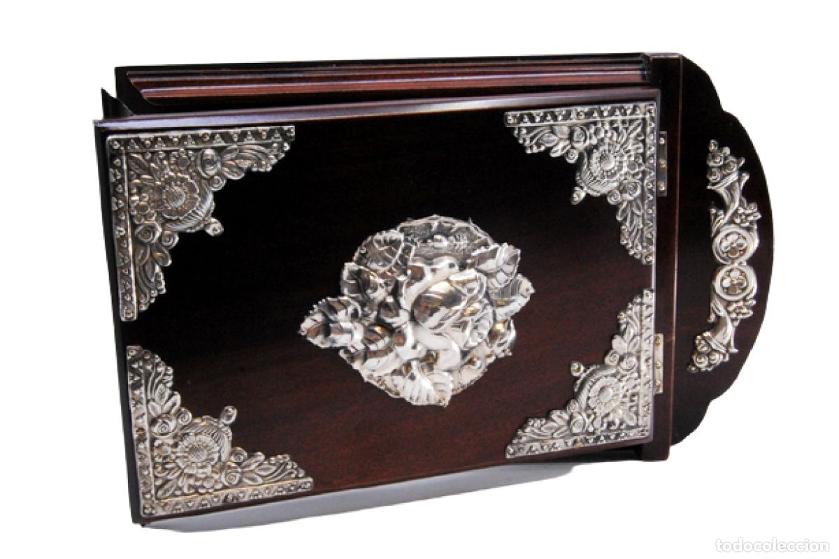 Antiques: Portacuadernillos/agenda, hecho de madera y plata.