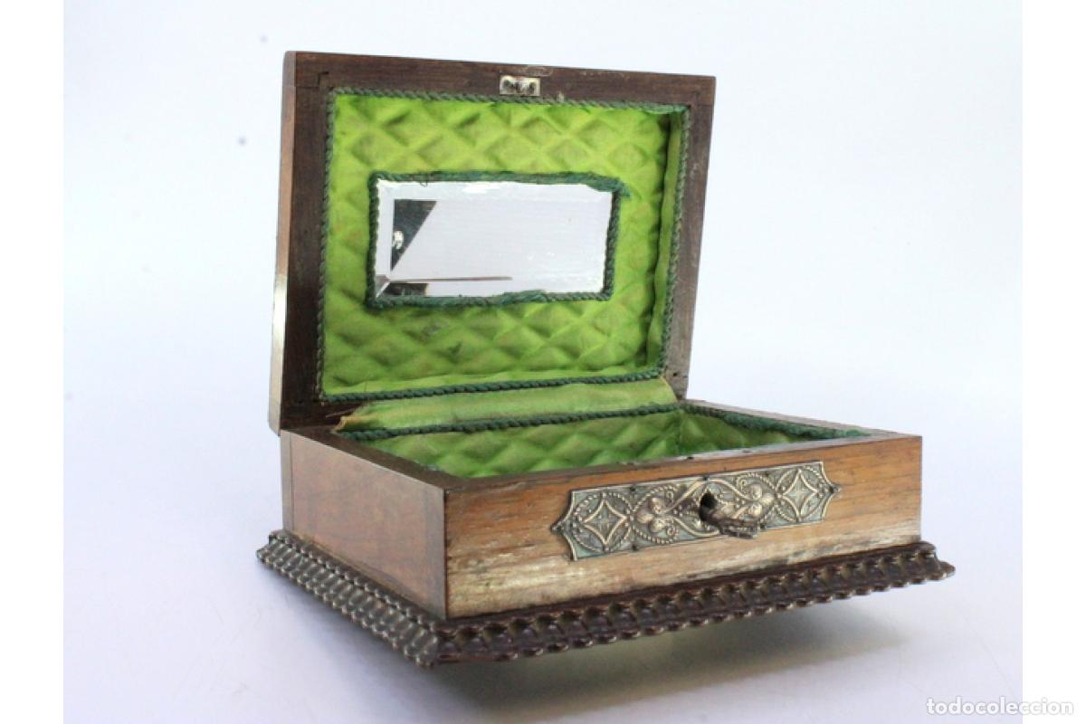 Antig&uuml;edades: Joyero, hecho de madera y plata. - Foto 2