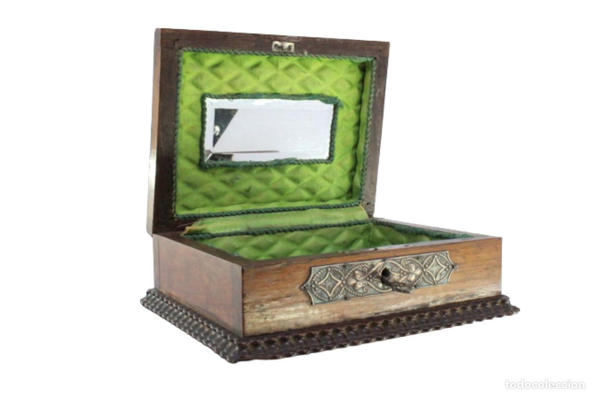 Antig&uuml;edades: Joyero, hecho de madera y plata. - Foto 1