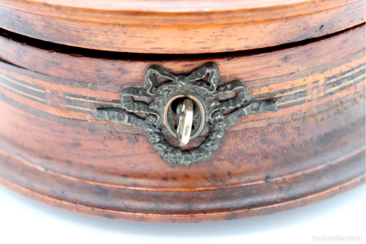 Antig&uuml;edades: Joyero, hecho de madera y plata. - Foto 5