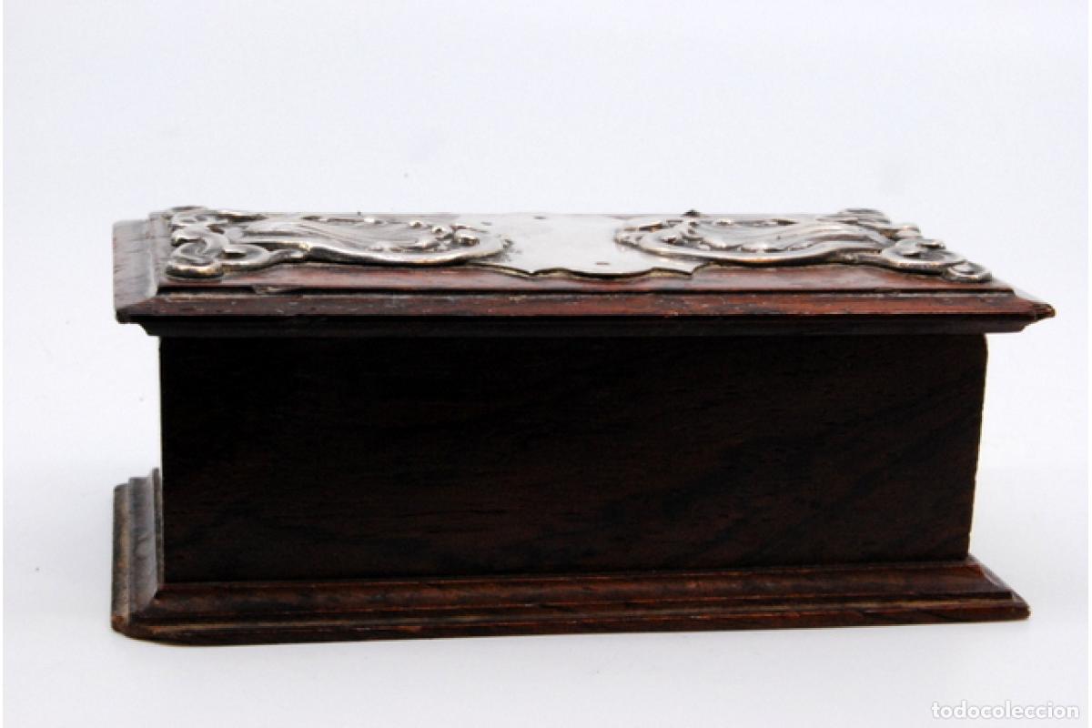 Antig&uuml;edades: Caja para sellos, hecha de madera y plata. - Foto 8