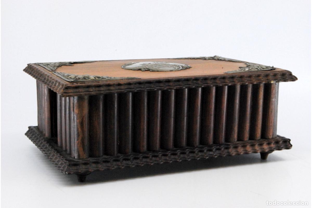 Antig&uuml;edades: Joyero, hecho de madera y plata. - Foto 2