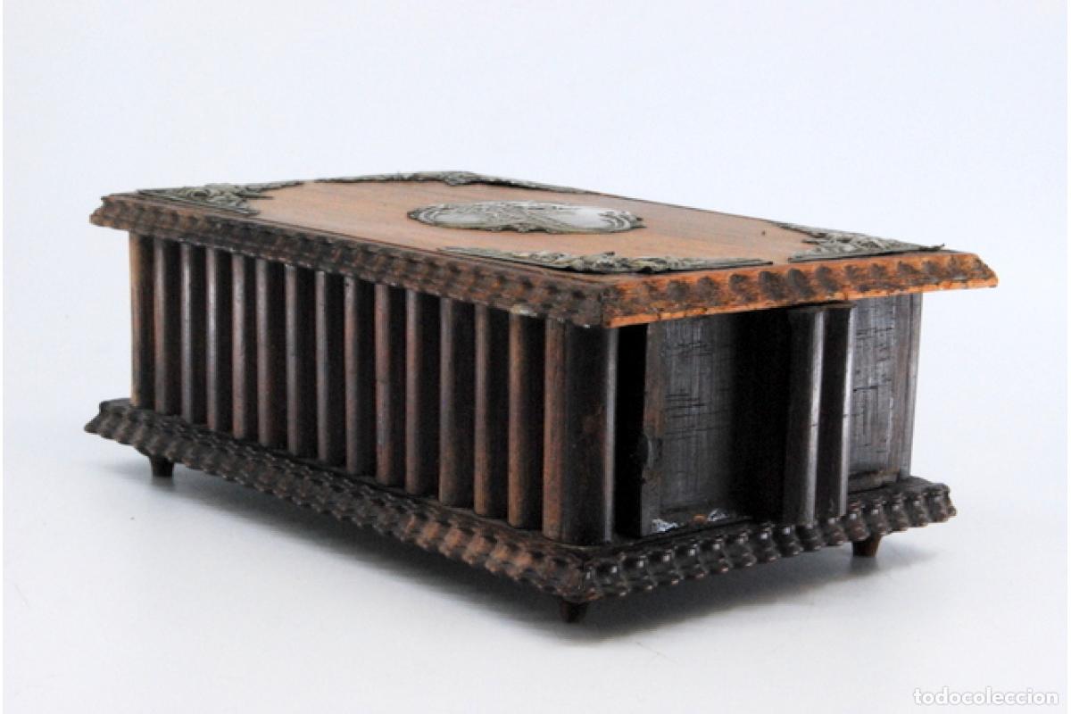 Antig&uuml;edades: Joyero, hecho de madera y plata. - Foto 9